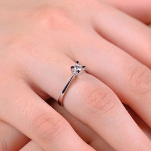 0.20 Carat F-SI1 Solitaire Diamond Ring 18K Gold