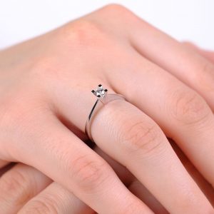 0,19 Karat Tektaş Pırlanta Yüzük E-SI1 18 Ayar