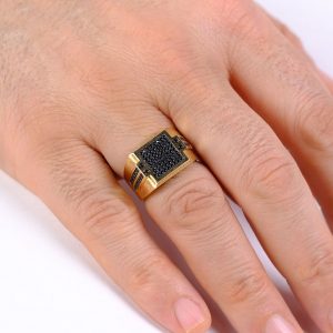 14K Gold Men’s Ring with Square Pattern
