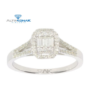 0.39 Carat F-VVS Baguette Diamond Ring 18K Gold