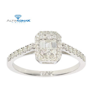 0.31 Carat F-VVS Baguette Diamond Ring 18K Gold