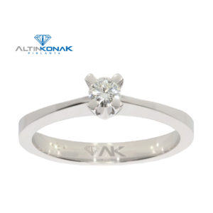 0.16 Carat D-VS1 Solitaire Diamond Ring 18K Gold