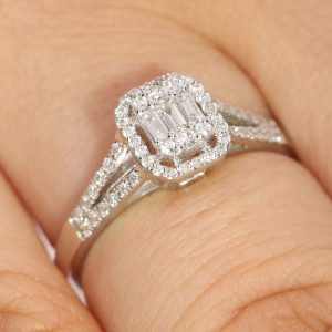 0.33 Carat F-VVS Baguette Diamond Ring 18K Gold