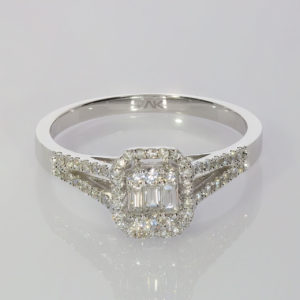 0.33 Carat F-VVS Baguette Diamond Ring 18K Gold
