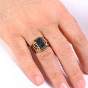14K Gold Men’s Patterned Square Ring