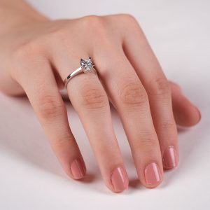 8 Ayar Swarovski Taşlı Tektaş Altın Yüzük