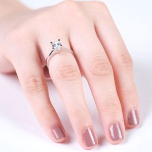 8 Ayar Swarovski Taşlı Tektaş Altın Yüzük