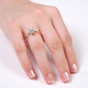 14K Gold Solitaire Ring with Swarovski Stones