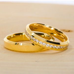 4mm Beveled Profile Comfort Fit Classic Plain Yellow Wedding Band 14K