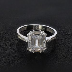 14 Karat Gold Baguette Cut Ring