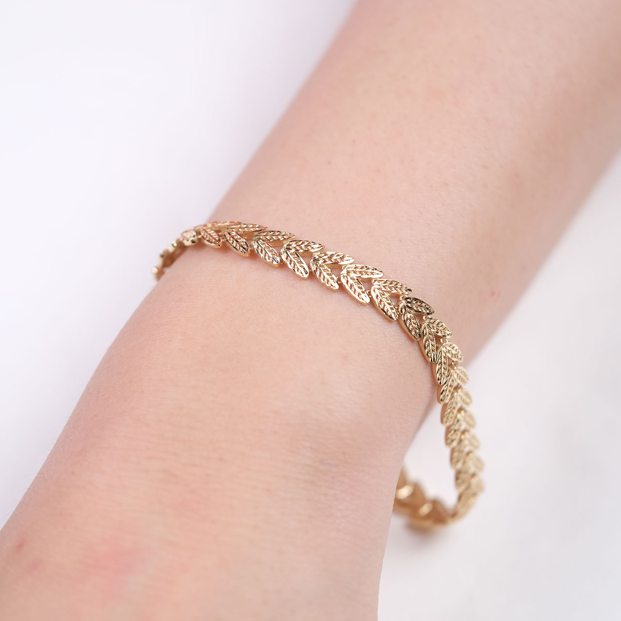 Double Row Leaf Pattern 14K Gold Bracelet